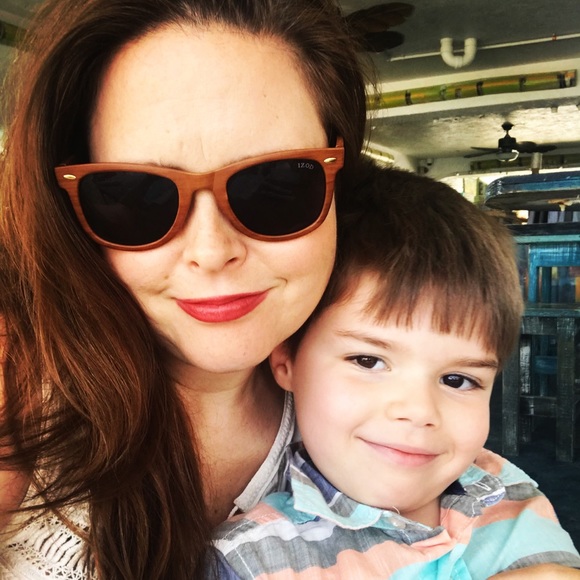 Meet your Posher, Lisa the sometimes actress - Picture 5 of 8